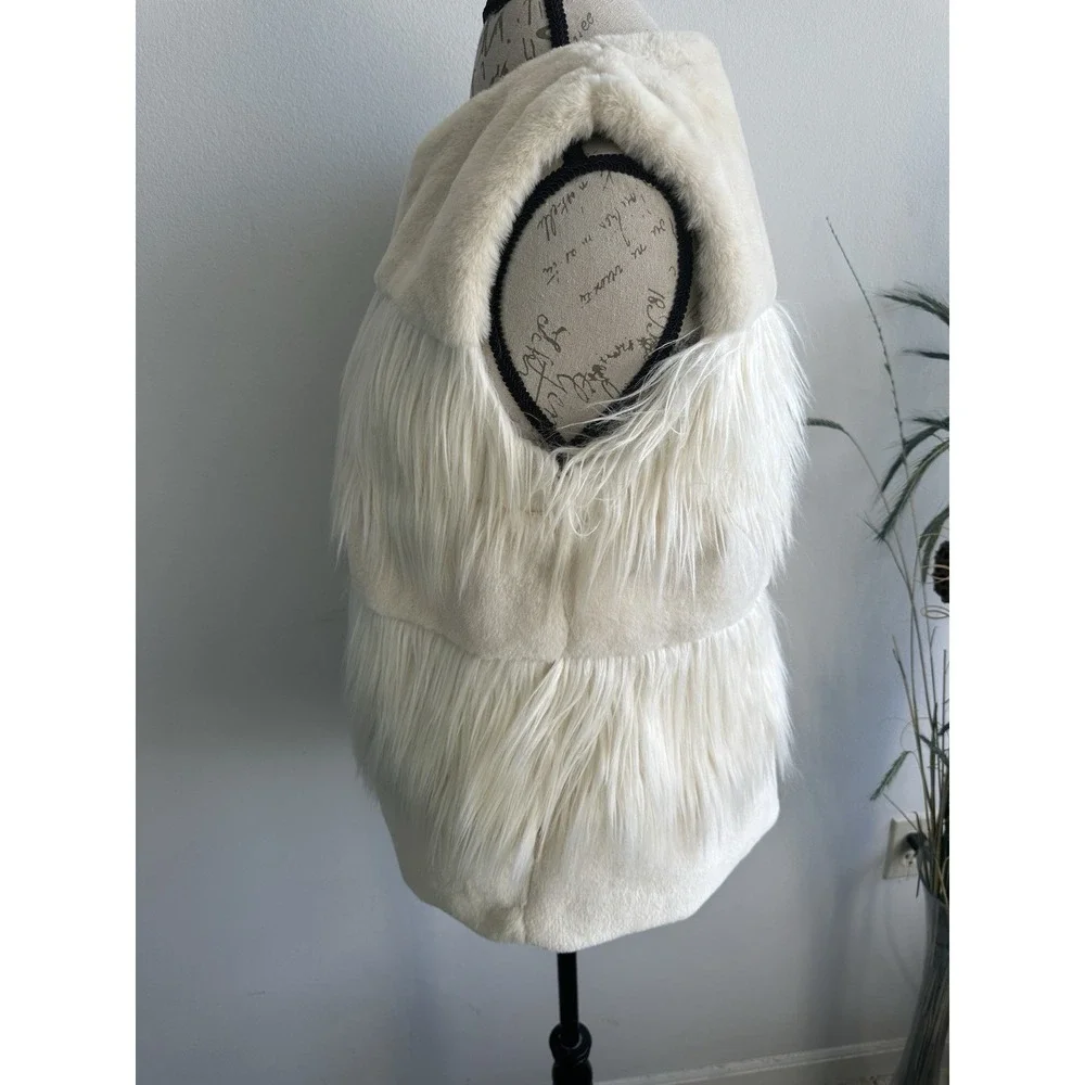 THML Cream Faux Fur Vest, Size Small NWT‎